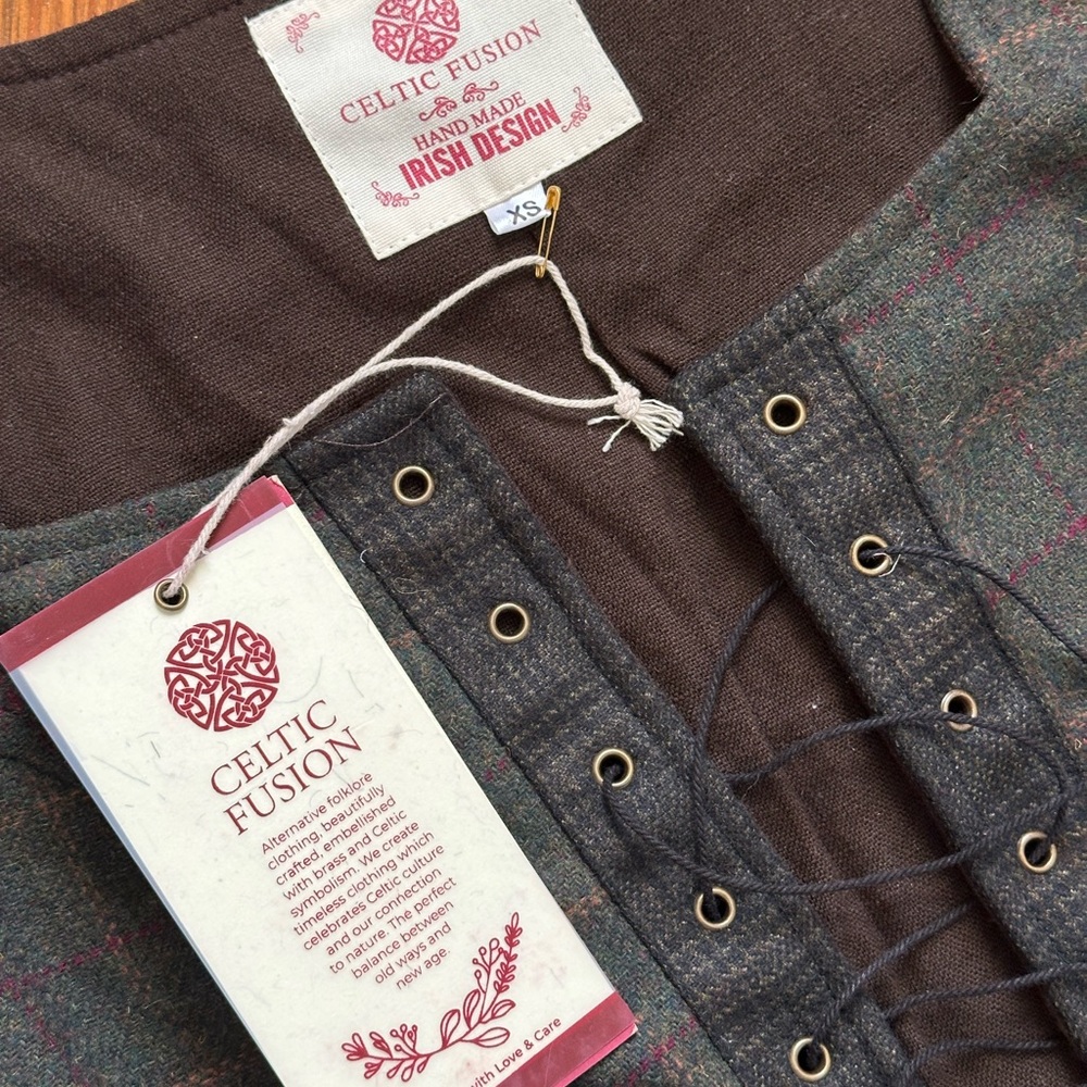 Celtic Fusion Lace-Up Tweed Bodice - Picture 5 of 5